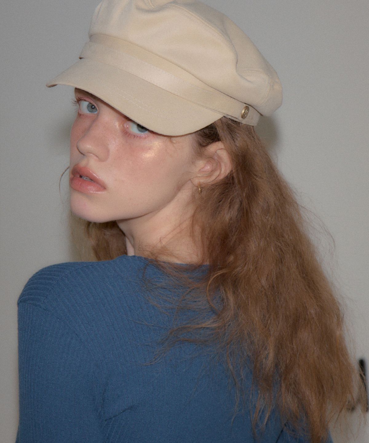 살롱 드 욘(SALON DE YOHN) Suede Button Hat_ Ivory