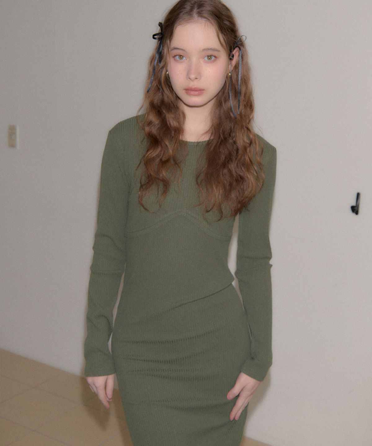 살롱 드 욘(SALON DE YOHN) Line Point Basic Jersey Dress_ Khaki