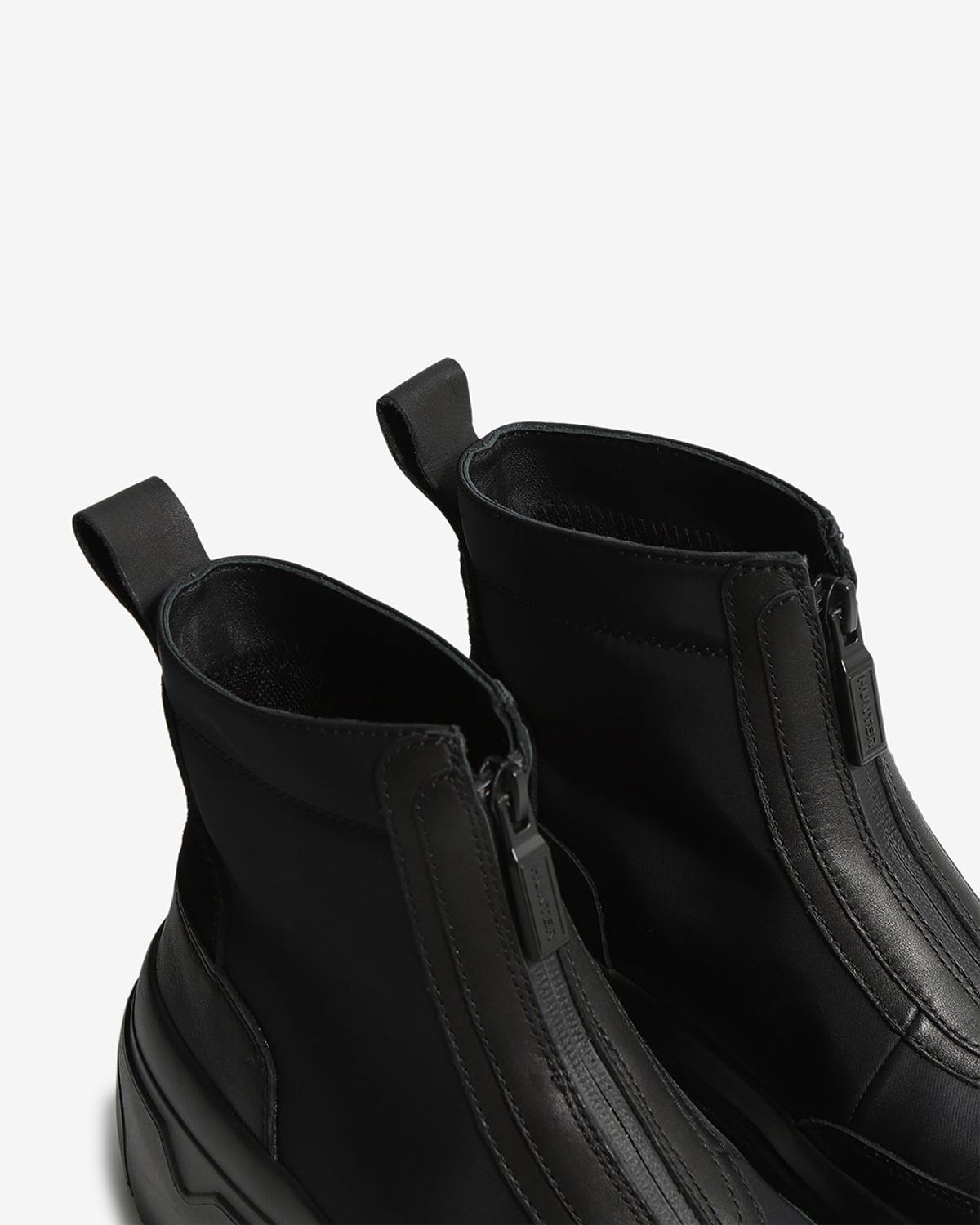 헌터(HUNTER) [UNISEX] 익스플로러 앵클 지퍼 플랫폼 부츠 - 블랙 WFS1000LNYBLK