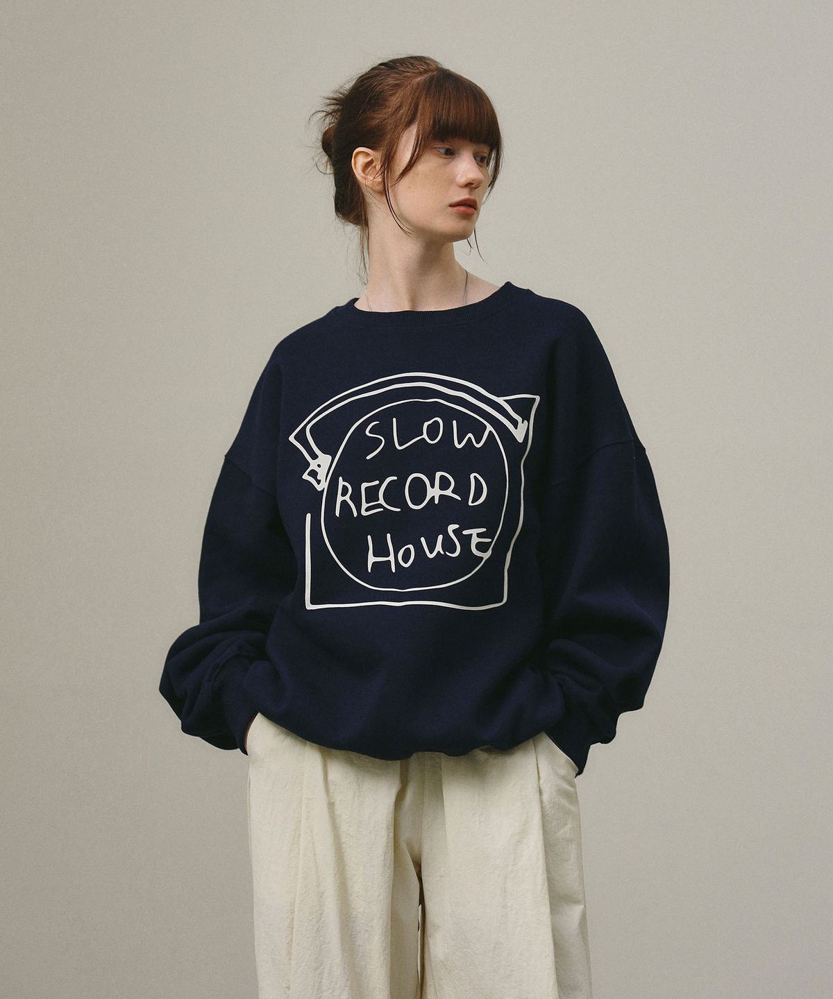 슬로우 레코드 하우스(SLOW RECORD HOUSE) 레코드 스웻셔츠_네이비