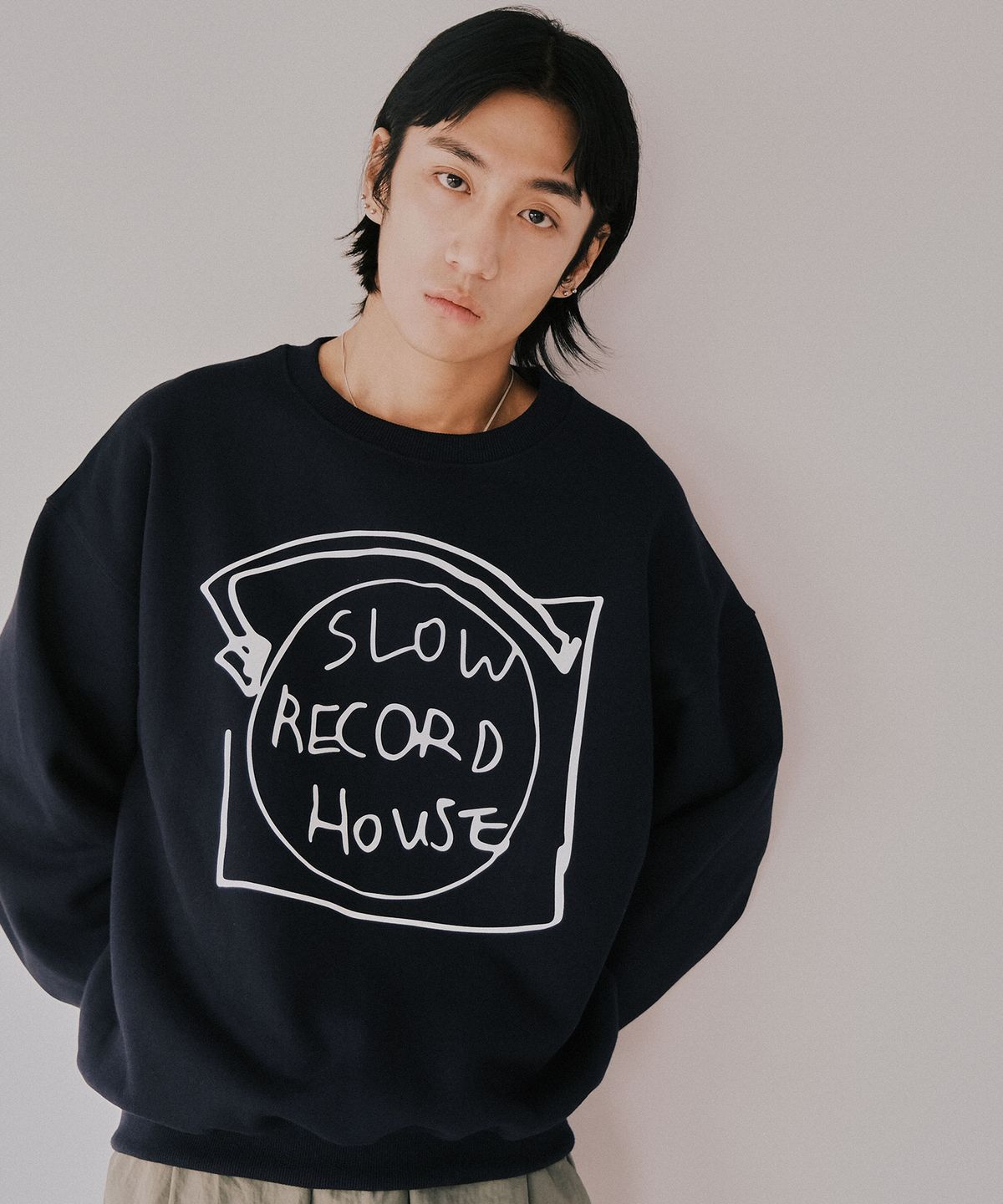 슬로우 레코드 하우스(SLOW RECORD HOUSE) 레코드 스웻셔츠_네이비