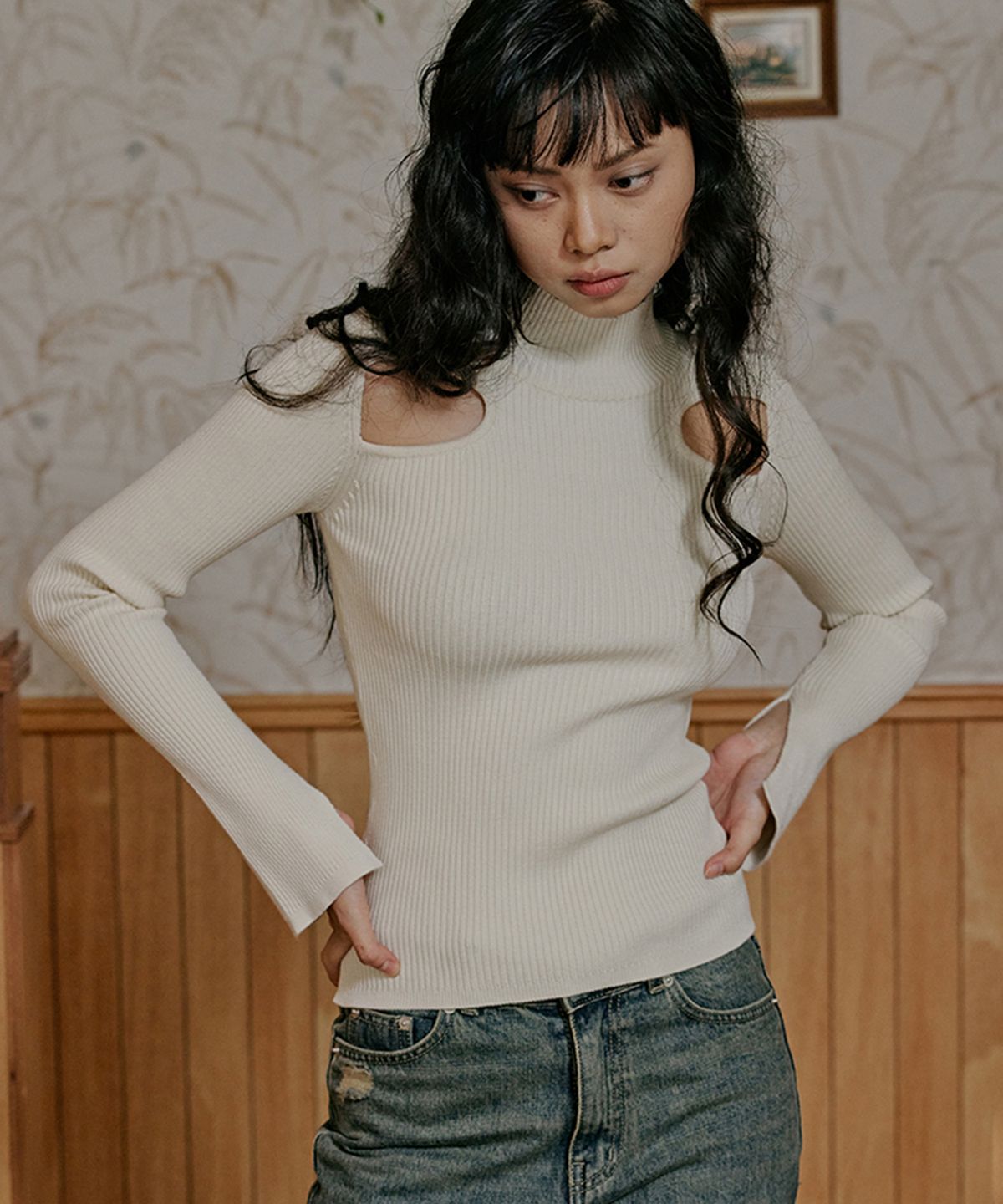 탑걸(TOPGIRL) TWO EYE KNIT TOP_T226TP107