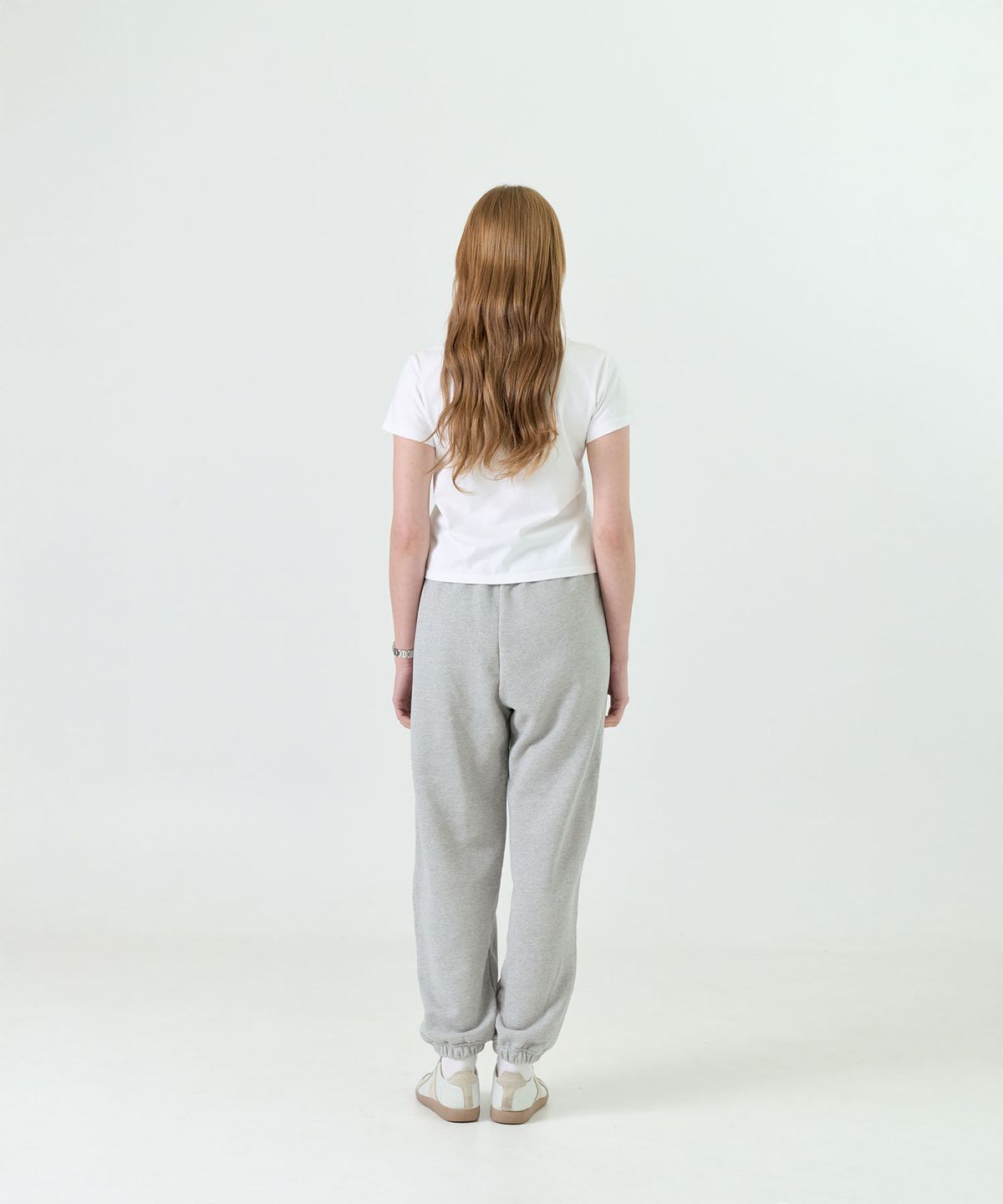 제마 에르베 르 코티디앙(ZEMA ÉLEVER LE QUOTIDIEN) Semi Crop Double Logo T-Shirt - White (세미크롭 티셔츠)