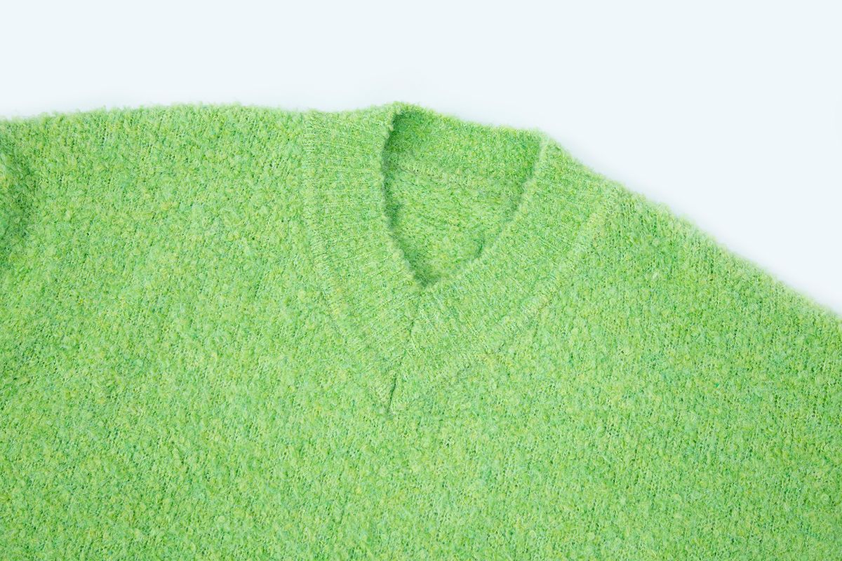 샐러드바구니(SALAD BAGUNI) Wool Boucle V-neck Pullover - lime