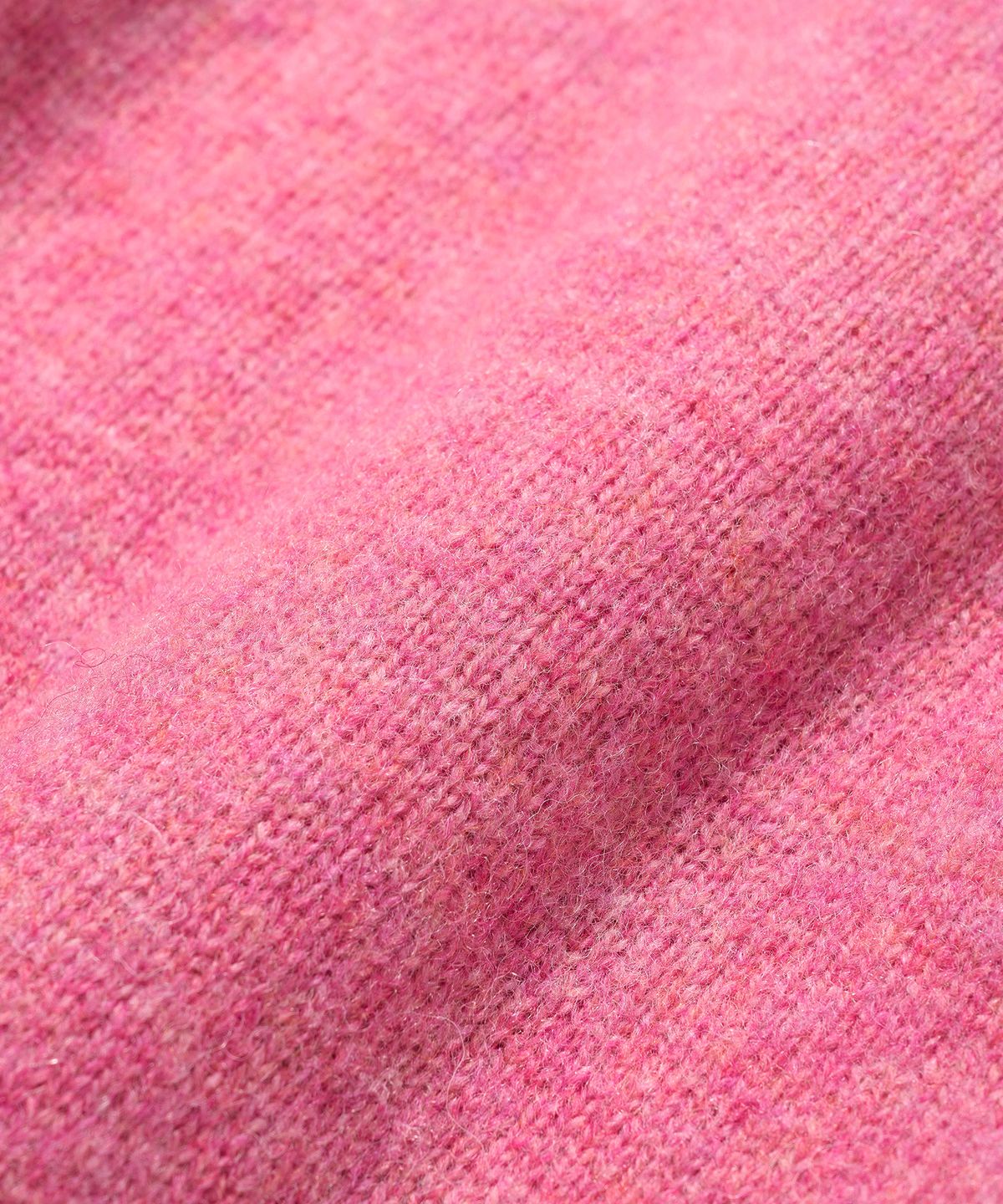 니티드(KNITTED) 쉐기독 울 100% 라운드 니트 GINGER PINK