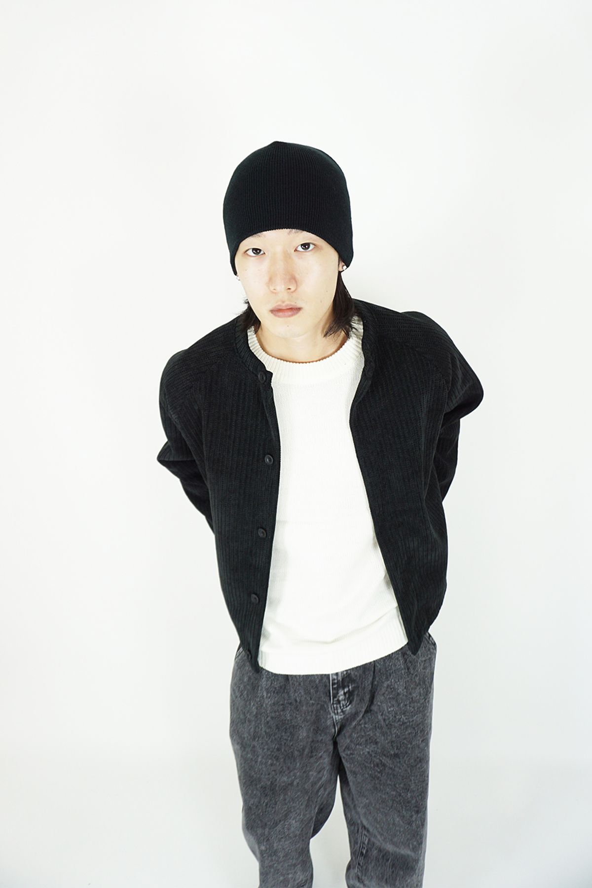 본슬리피(BORN SLIPPY) Corduroy Raglan Cardigan (Black)