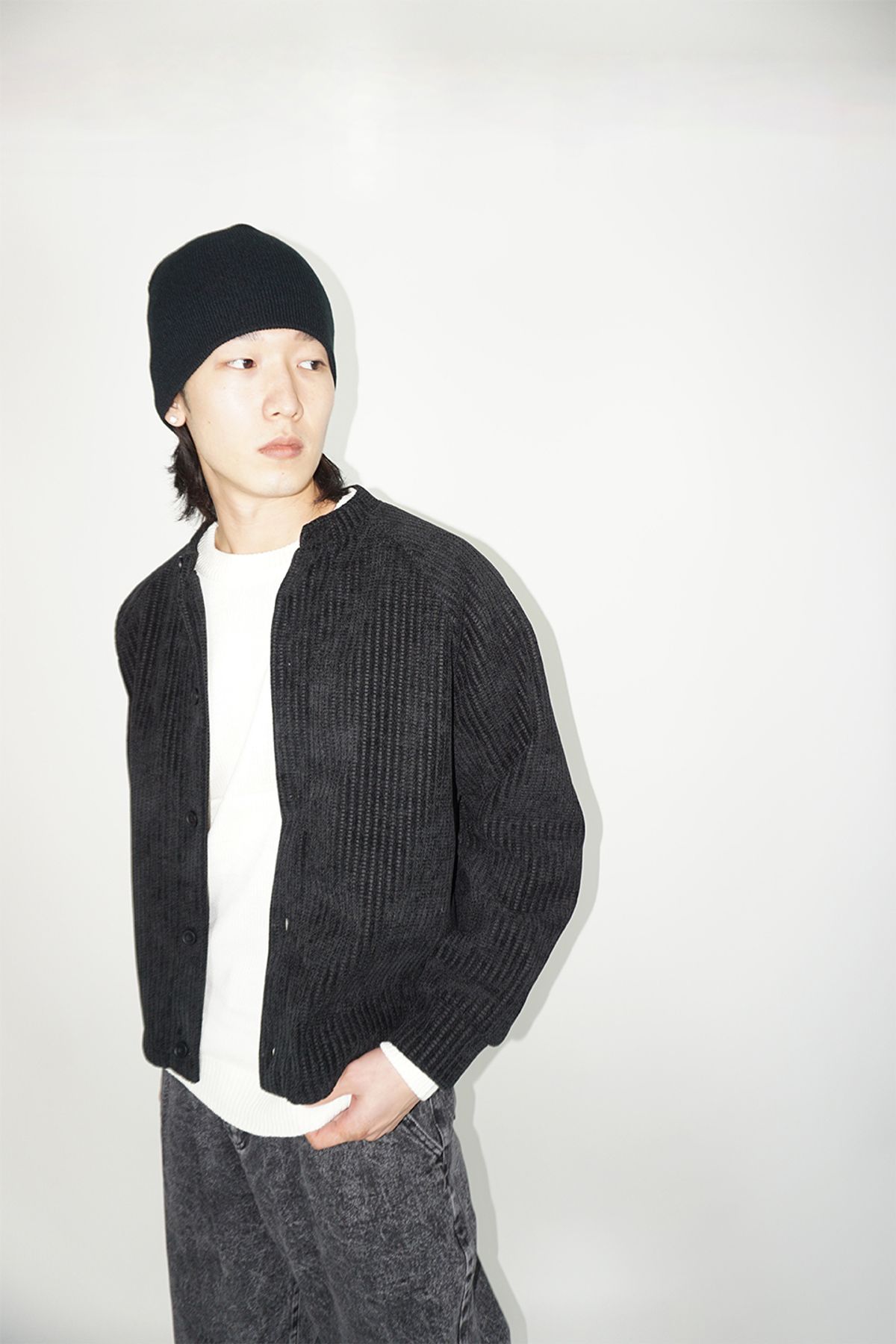 본슬리피(BORN SLIPPY) Corduroy Raglan Cardigan (Black)