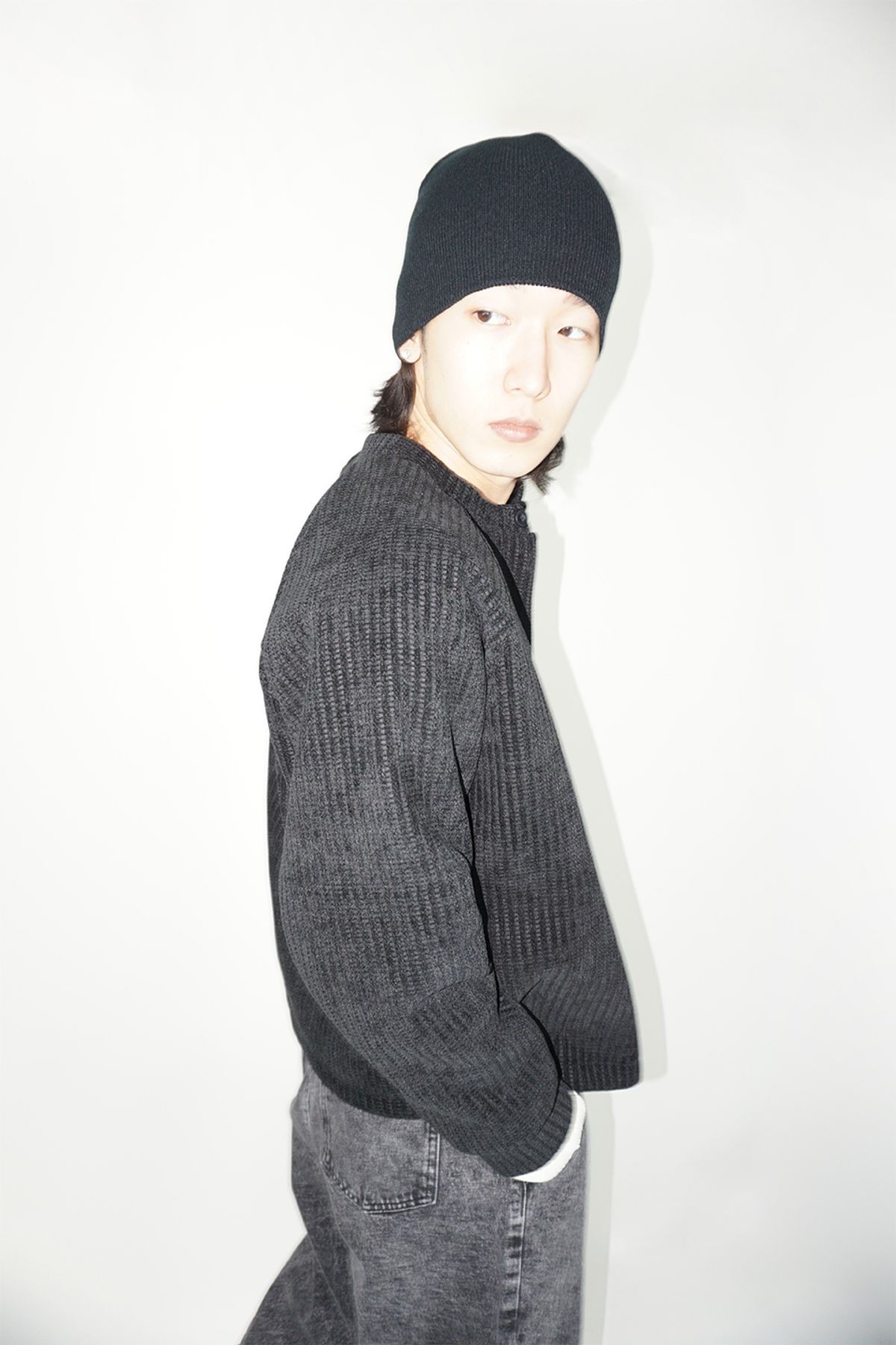 본슬리피(BORN SLIPPY) Corduroy Raglan Cardigan (Black)