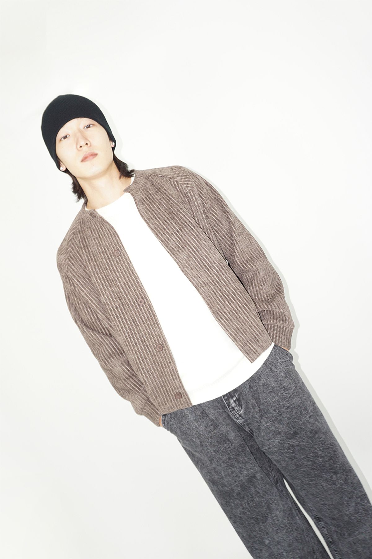 본슬리피(BORN SLIPPY) Corduroy Raglan Cardigan (Brown)