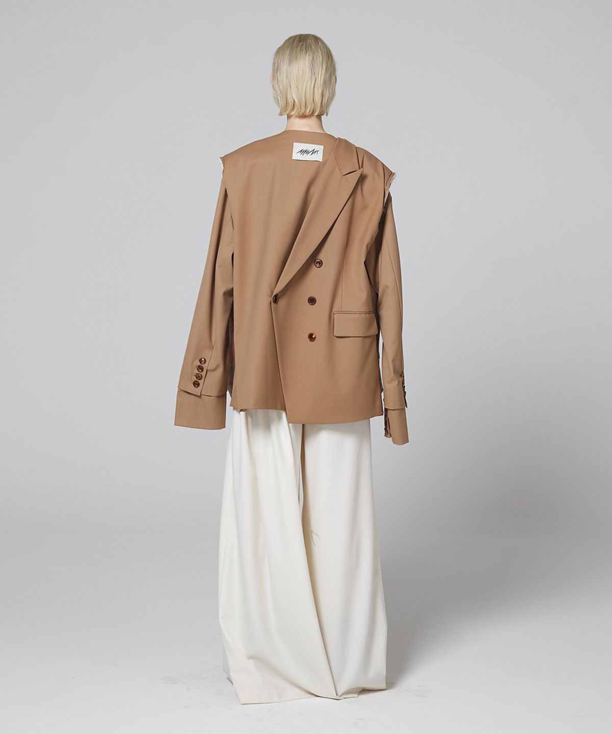 므아므(MMAM) Signature off sleeve origami blazer