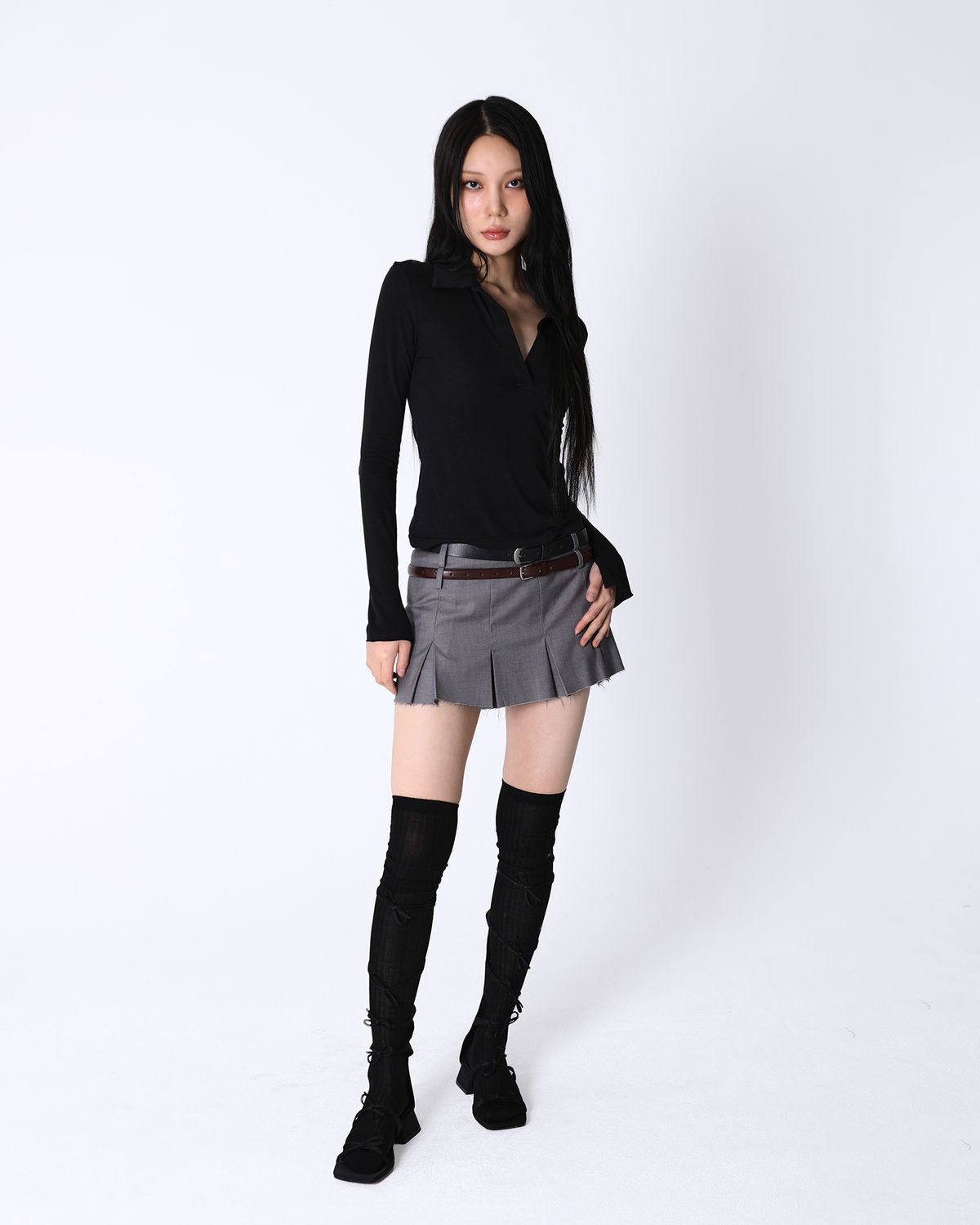 시오(SIO) 카라 롱 슬리브 탑 [블랙]