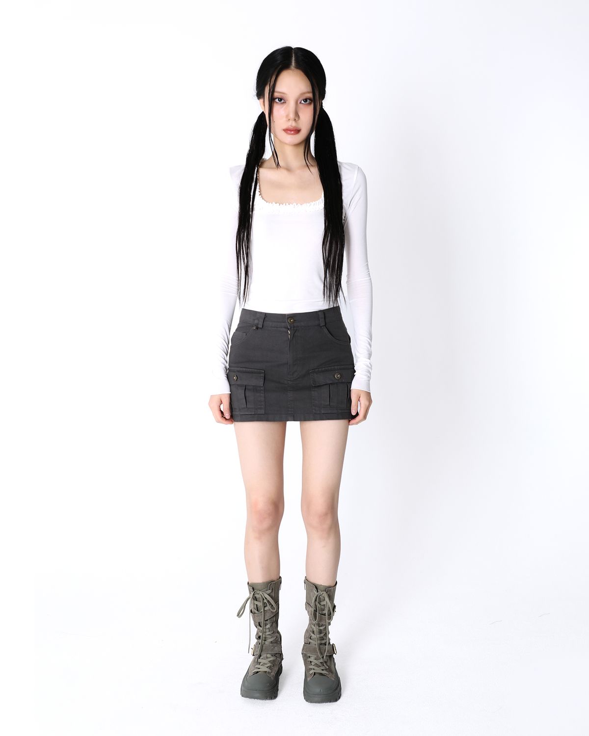 시오(SIO) 러플 넥 롱 슬리브 탑 [화이트]