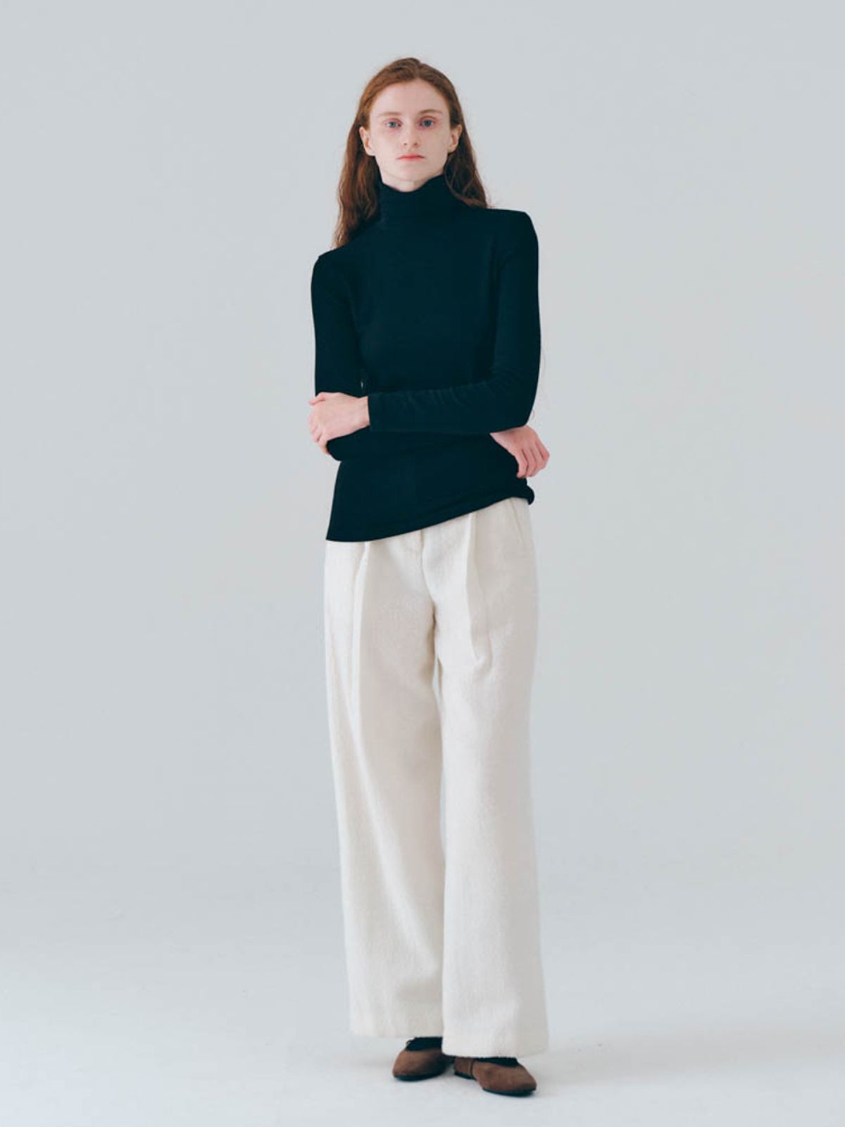 노우드(NOEUD) Basic wool turtleneck top (Black)