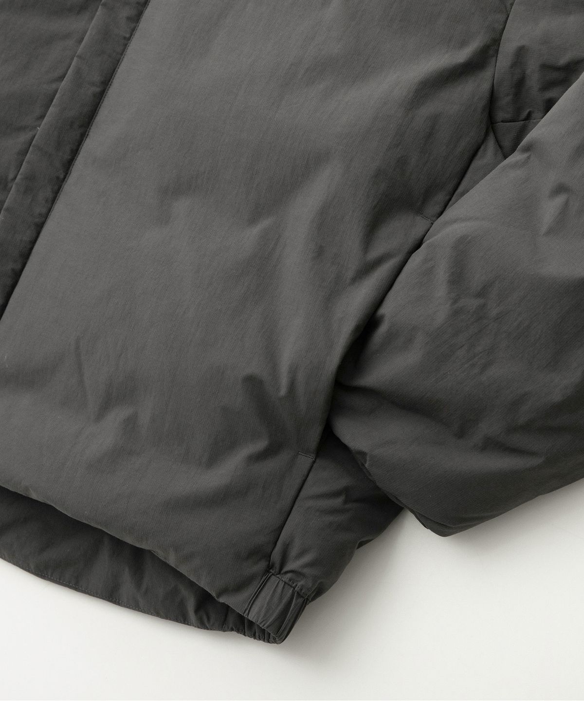 어나더 오피스(ANOTHER OFFICE) Snowman Down Jacket (Graphite)