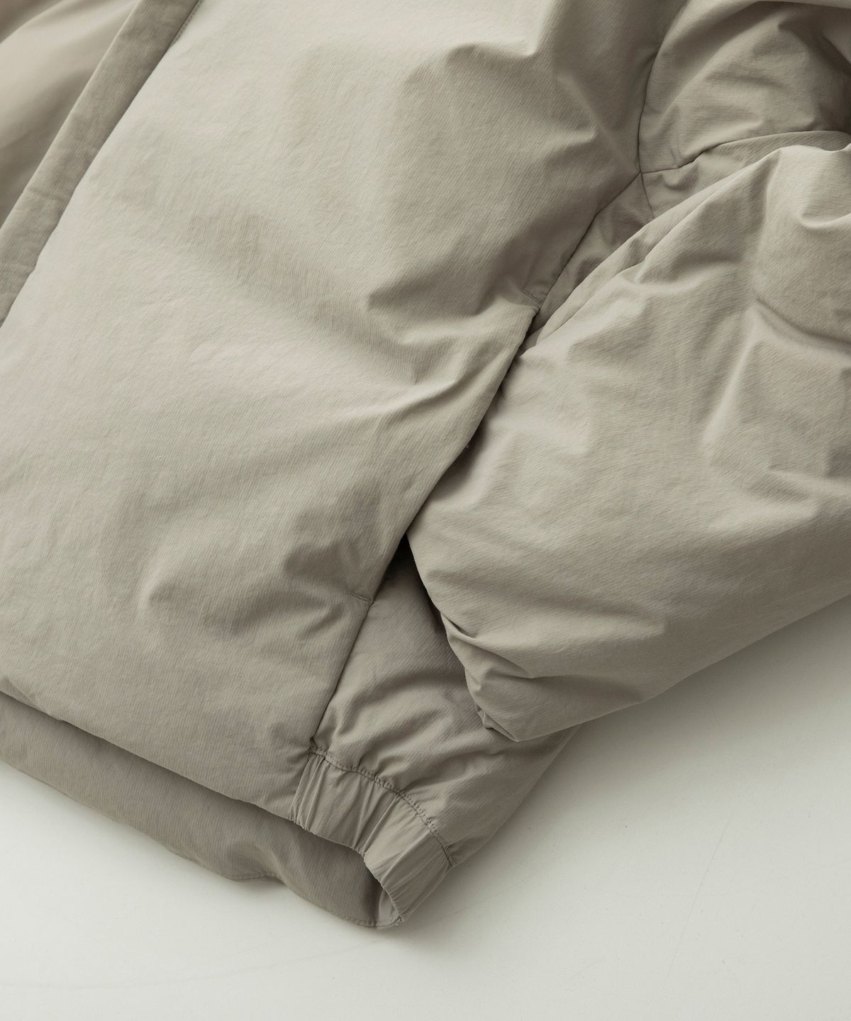 어나더 오피스(ANOTHER OFFICE) Snowman Down Jacket (Khaki-Gray)