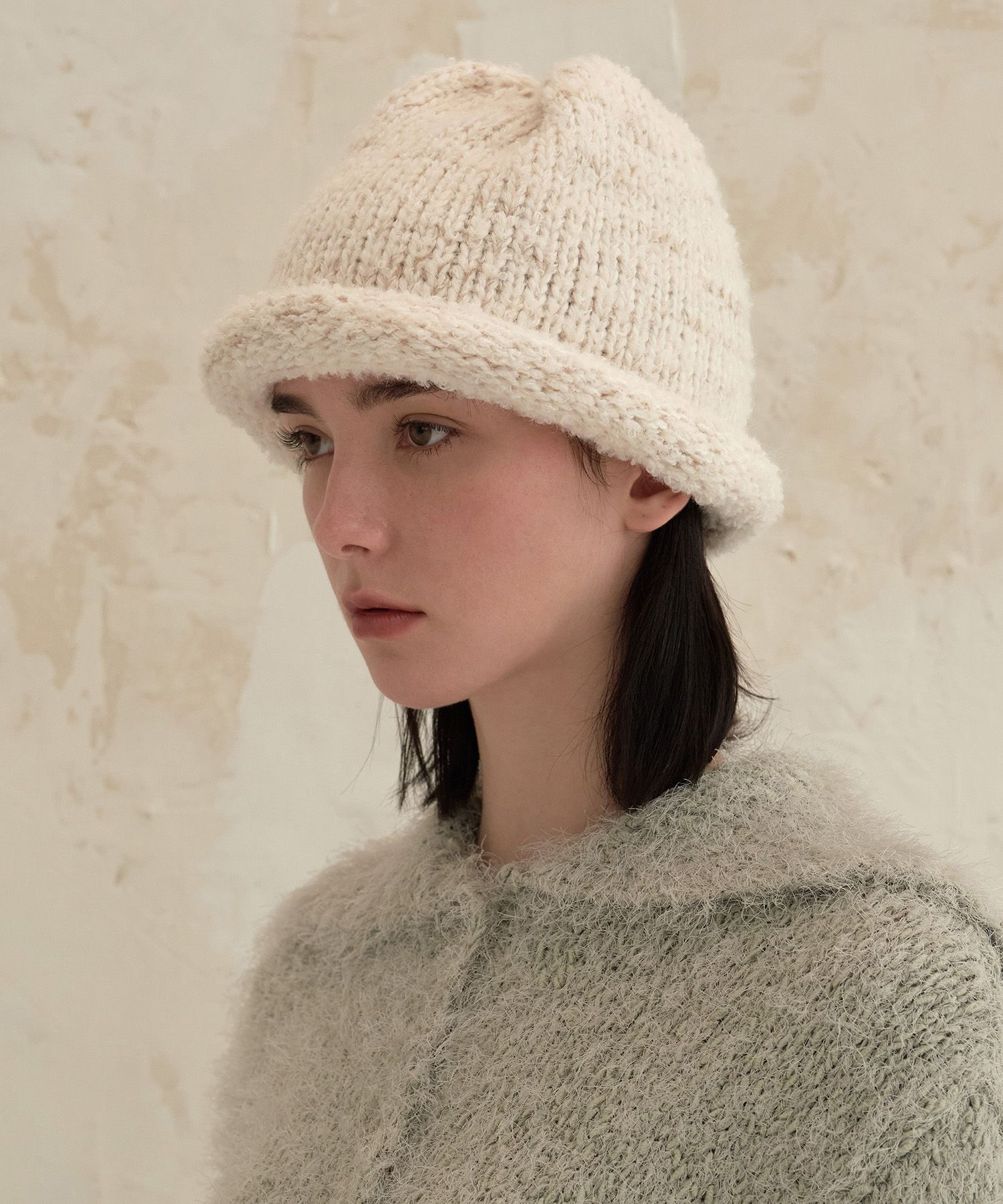★VARZAR★ VA Square Long Label Shafka Hat Cream VA Square Longlabel Shapka Hat / Cream - VARZAR | 60