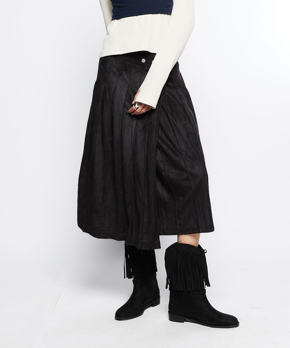 라티젠(LARTIGENT) L7 PLEATED WRAP SKIRT(BLACK)