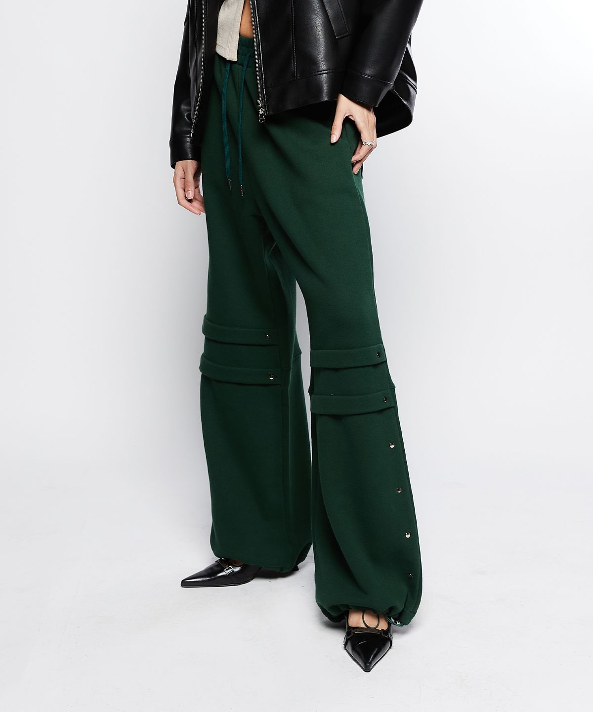 라티젠(LARTIGENT) L7 LOGO SWEATPANTS(GREEN)