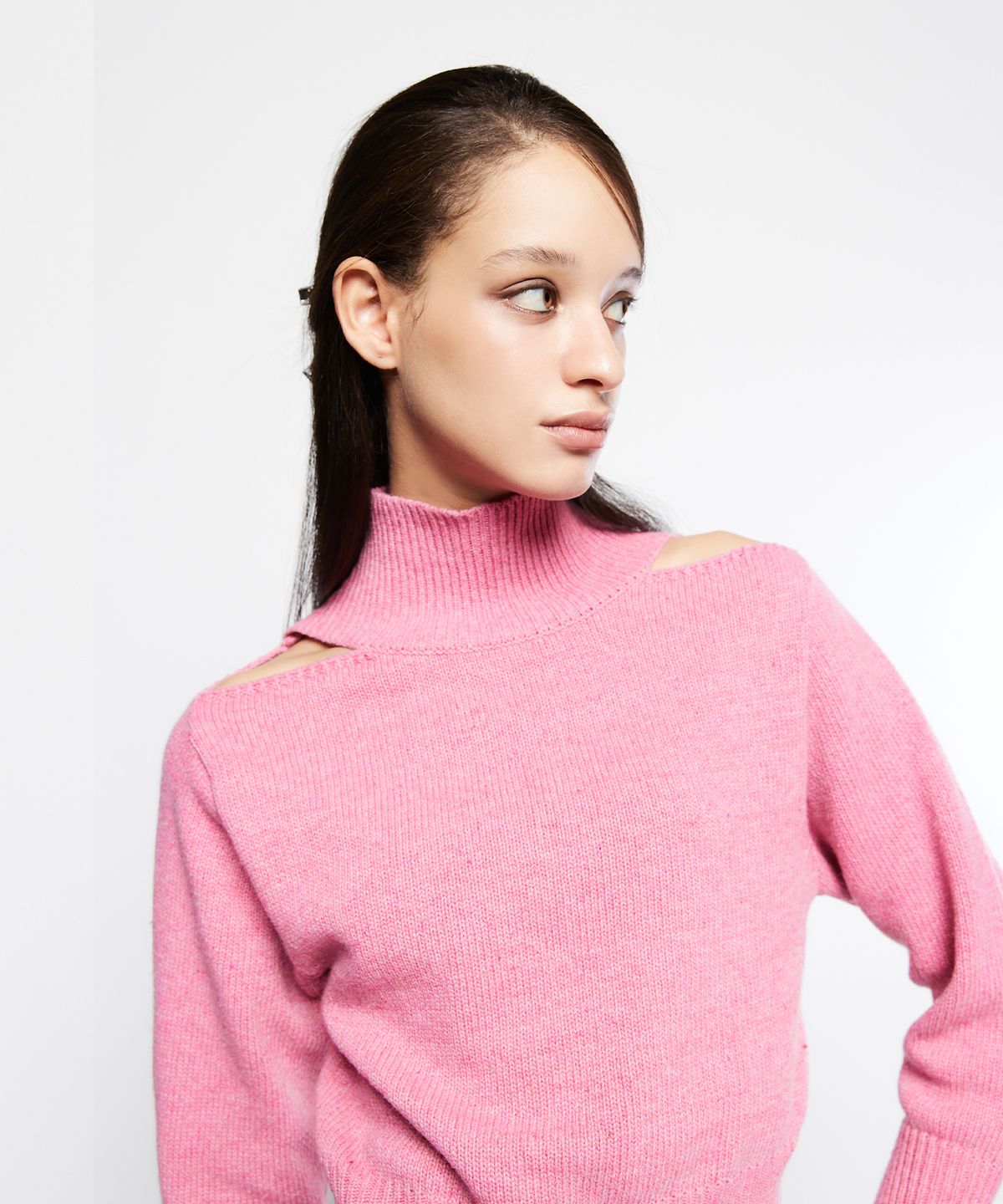 라티젠(LARTIGENT) L7 OPEN SHOULDER KNIT(PINK)