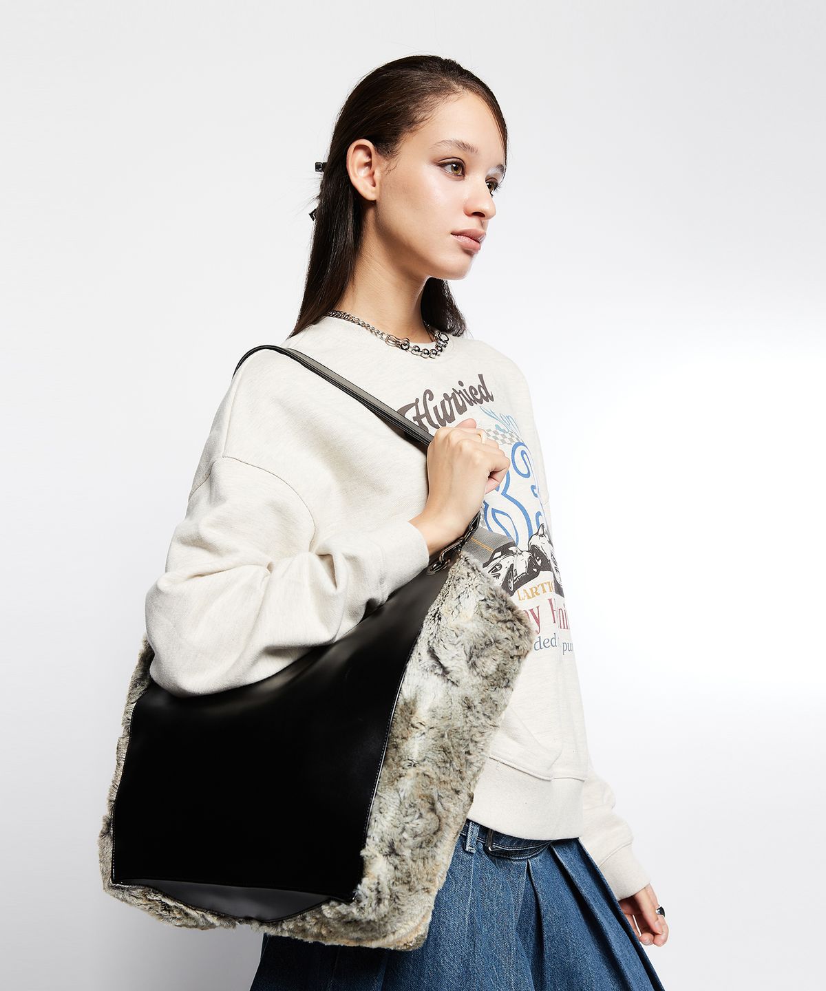 라티젠(LARTIGENT) L7 RACCOON SHOULDER BAG(BLACK)