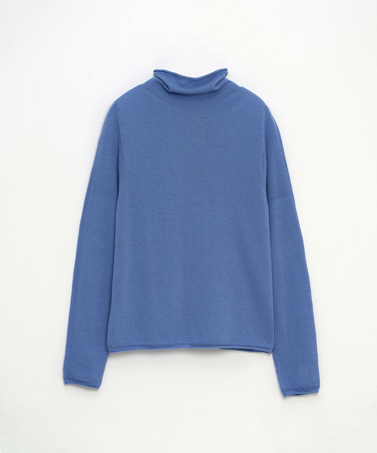 셀리테일즈(CELITAILS) WOOL WHOLEGARMENT TURTLENECK_BLUE