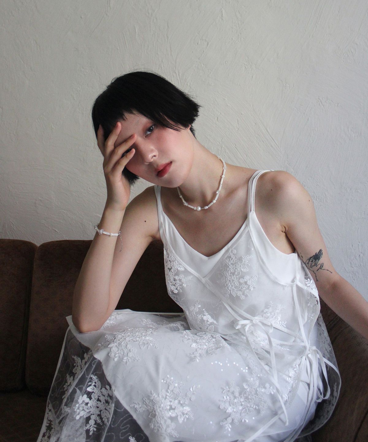 루바티(RUBATI) Mother of Pearl+Crystal Bracelet