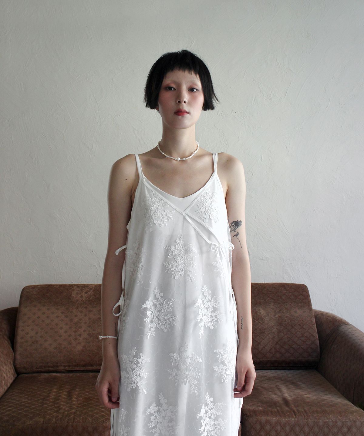 루바티(RUBATI) Mother of Pearl+Crystal Bracelet