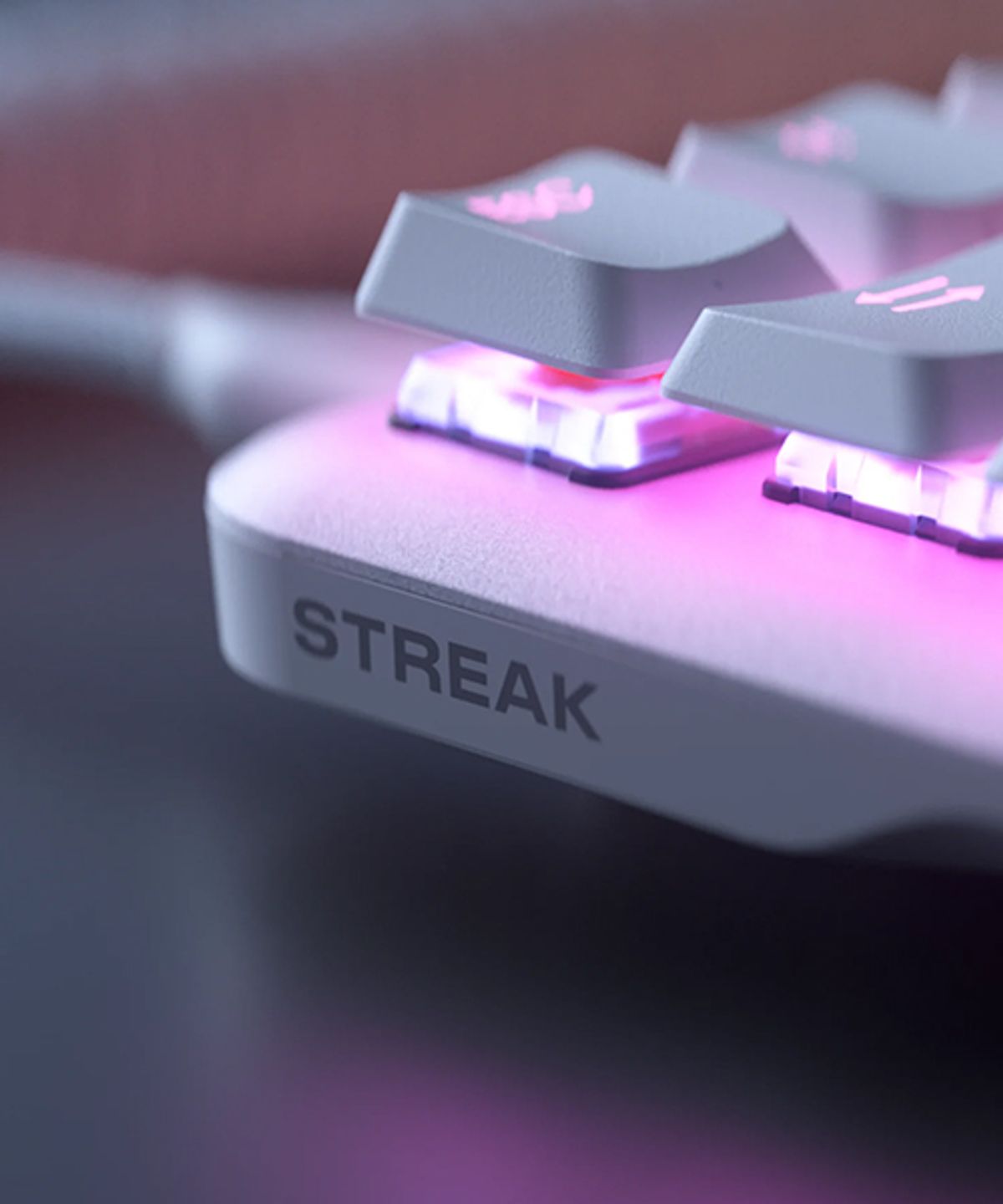 프나틱(FNATIC) STREAK 65 LP 화이트 기계식 키보드 (스피드축, 영문 키캡)