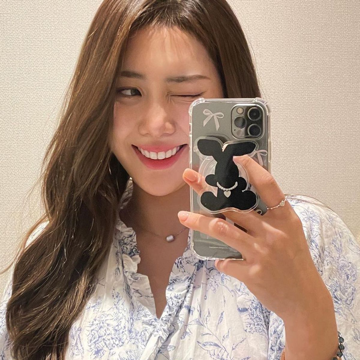 일육팔센치케이스(168CM) 아이폰 맥세이프 그립 스마트톡 거치대 블랙 래빗