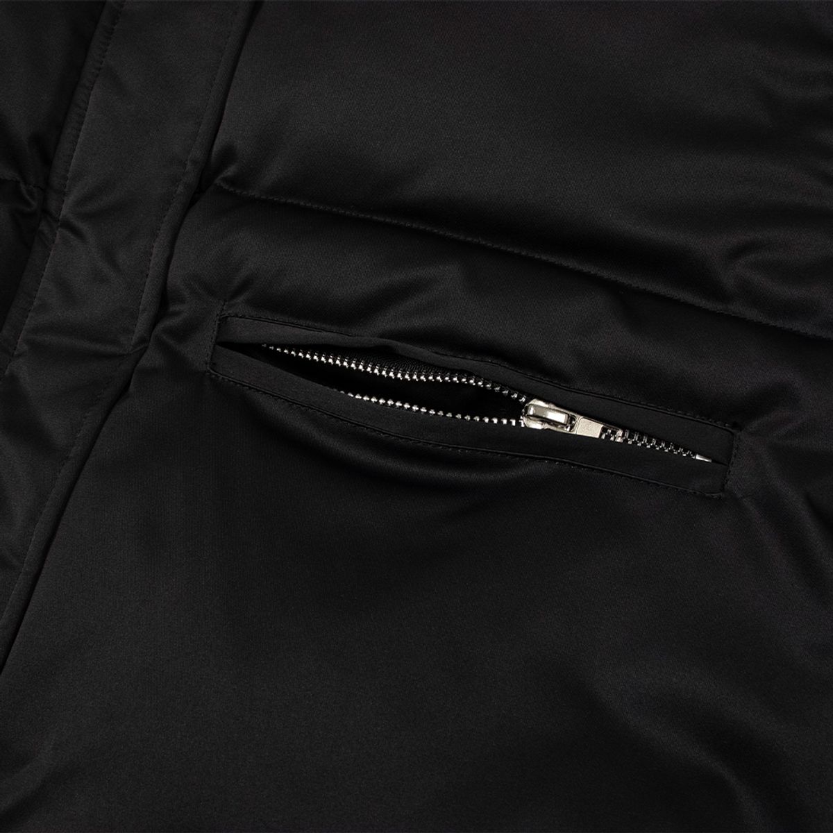 모아(MOAA) 하이넥 숏 푸퍼 패딩 (BLACK)