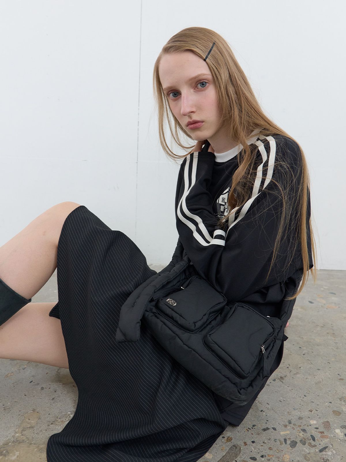 기준(KIJUN) Pillow Cross Bag Black
