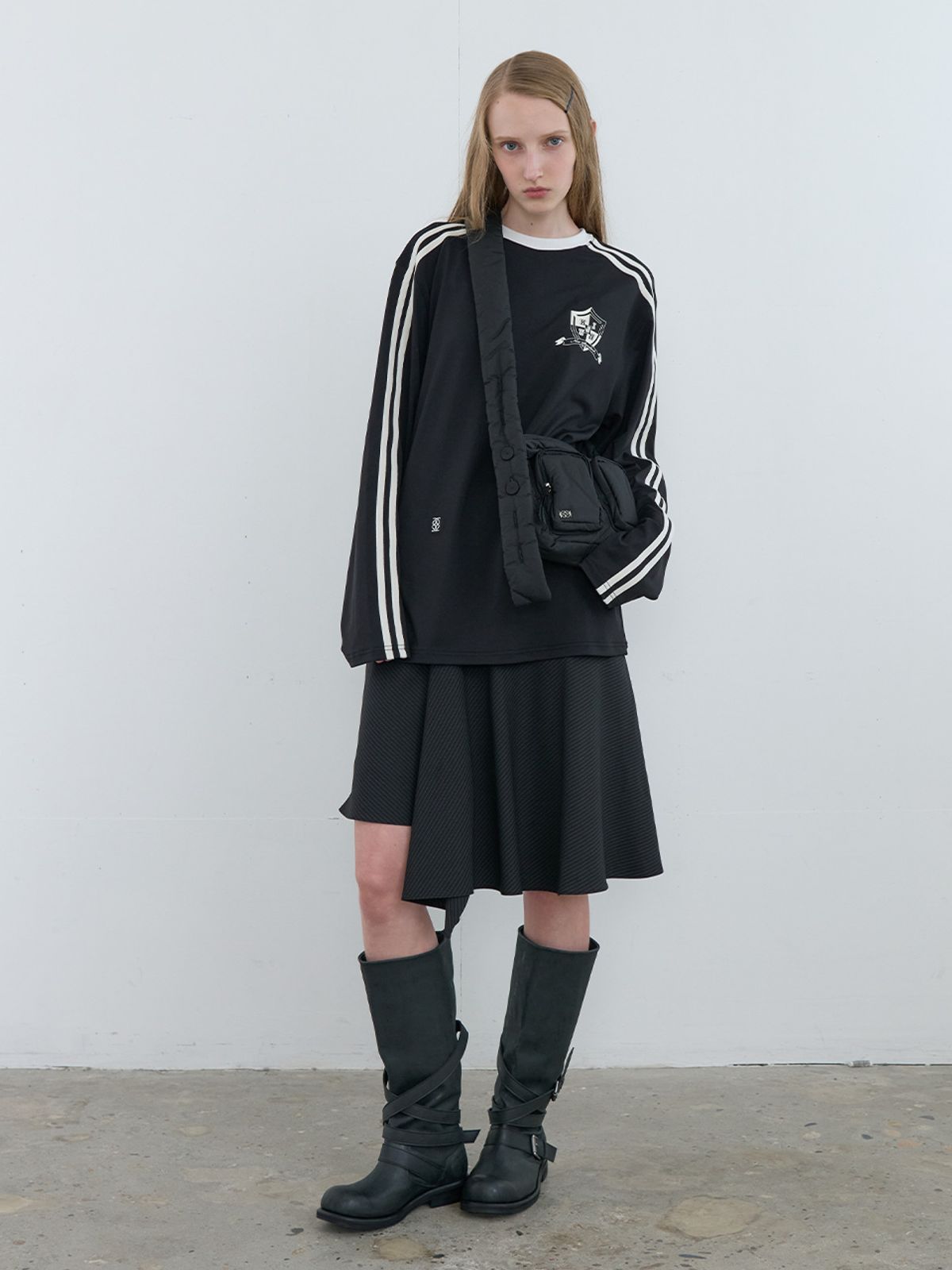 기준(KIJUN) Pillow Cross Bag Black