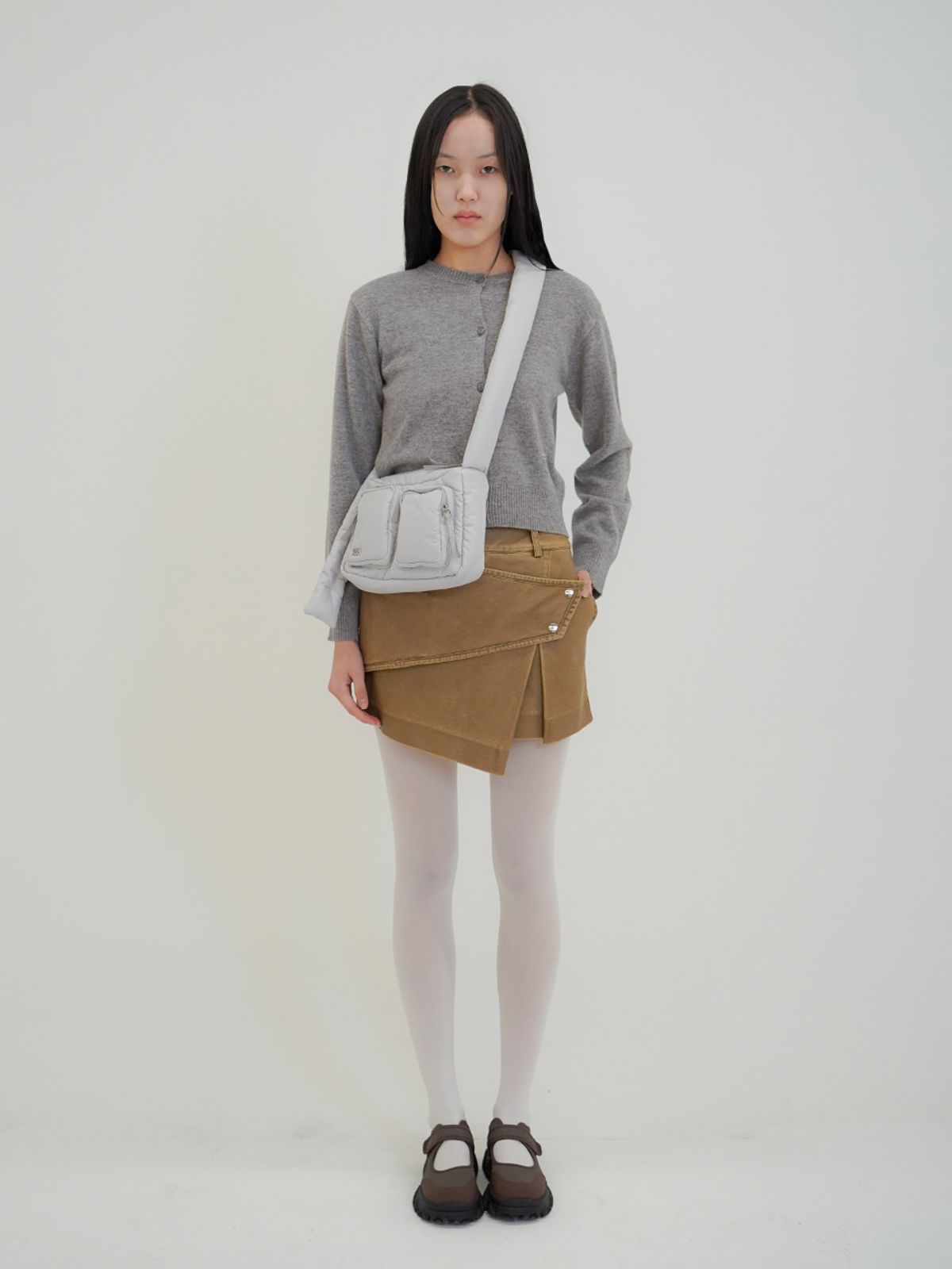 기준(KIJUN) Pillow Cross Bag Silver