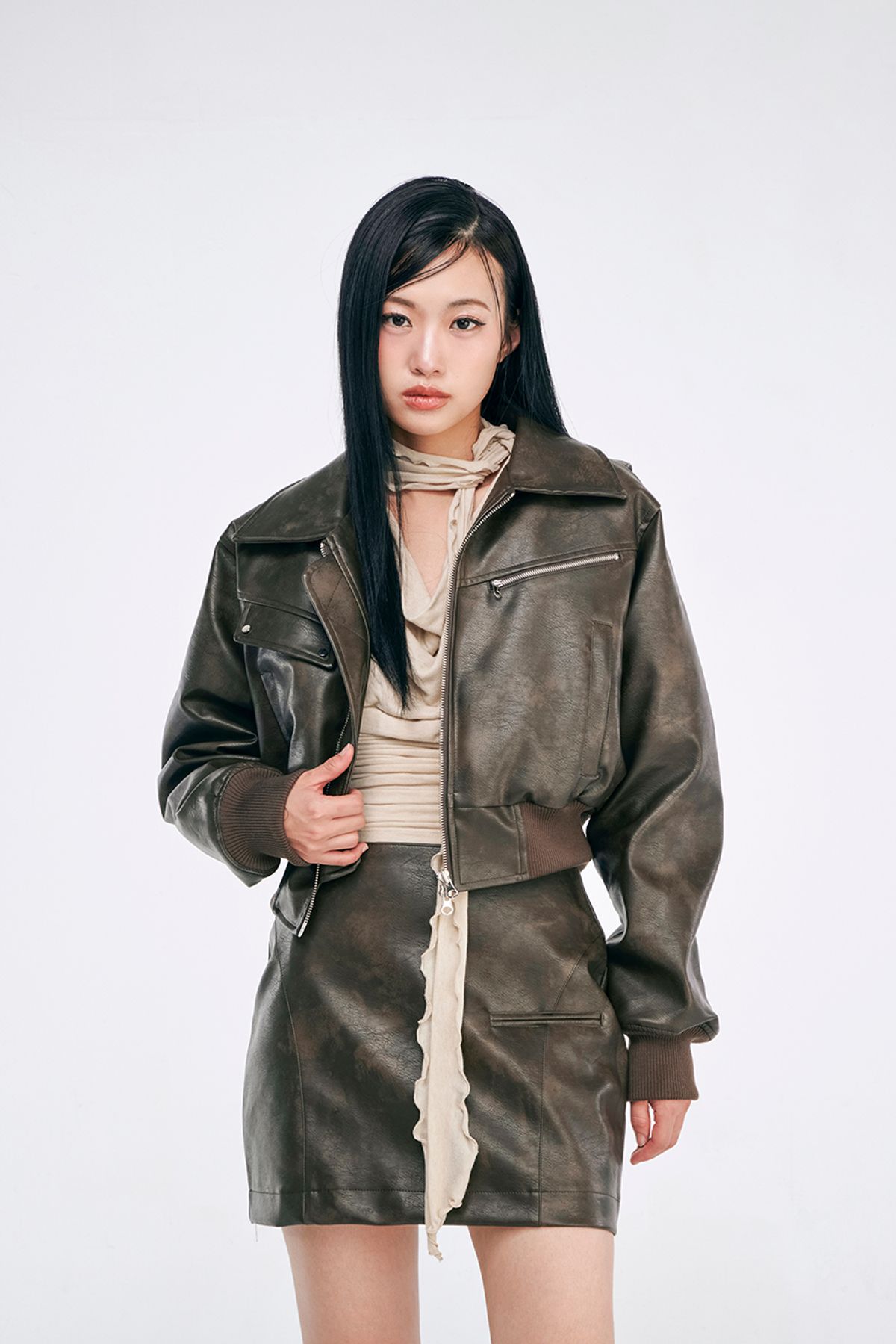 카프리슈(CAPRICIEUX) Amber leather skirt (khaki)