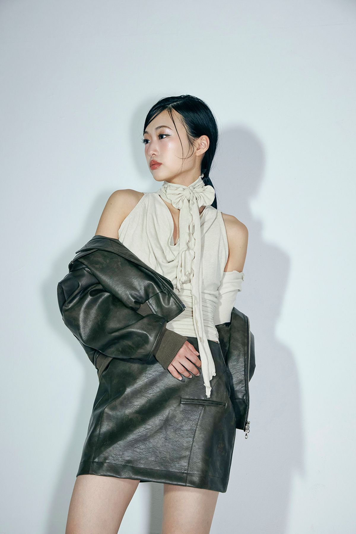 카프리슈(CAPRICIEUX) Amber leather skirt (khaki)