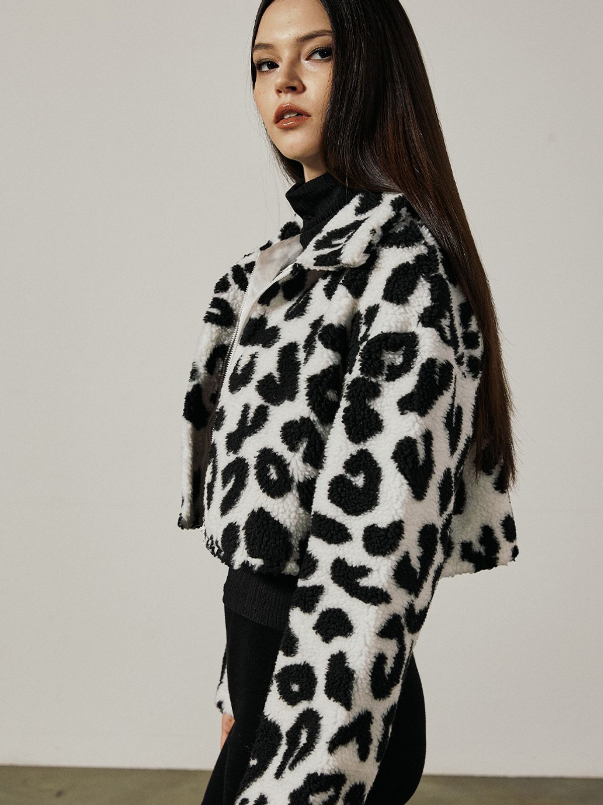 키티포터리(KITTY POTTERY) REOPARD CROP COLOR JACKET [WHITE]