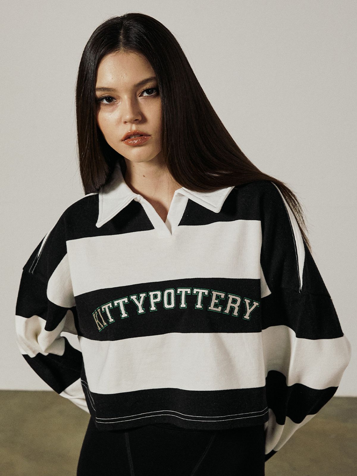 키티포터리(KITTY POTTERY) STRIPE CROP COLLAR SWEAT SHIRTS [IVORY]