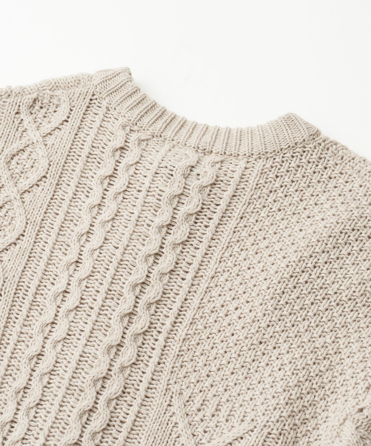 어나더 오피스(ANOTHER OFFICE) Grandma Cable Cardigan (Oatmeal)