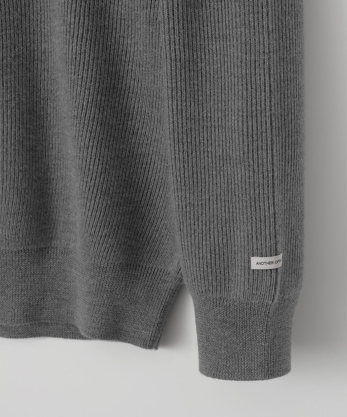 어나더 오피스(ANOTHER OFFICE) Volume Half Zip-up Knit (Pebble)