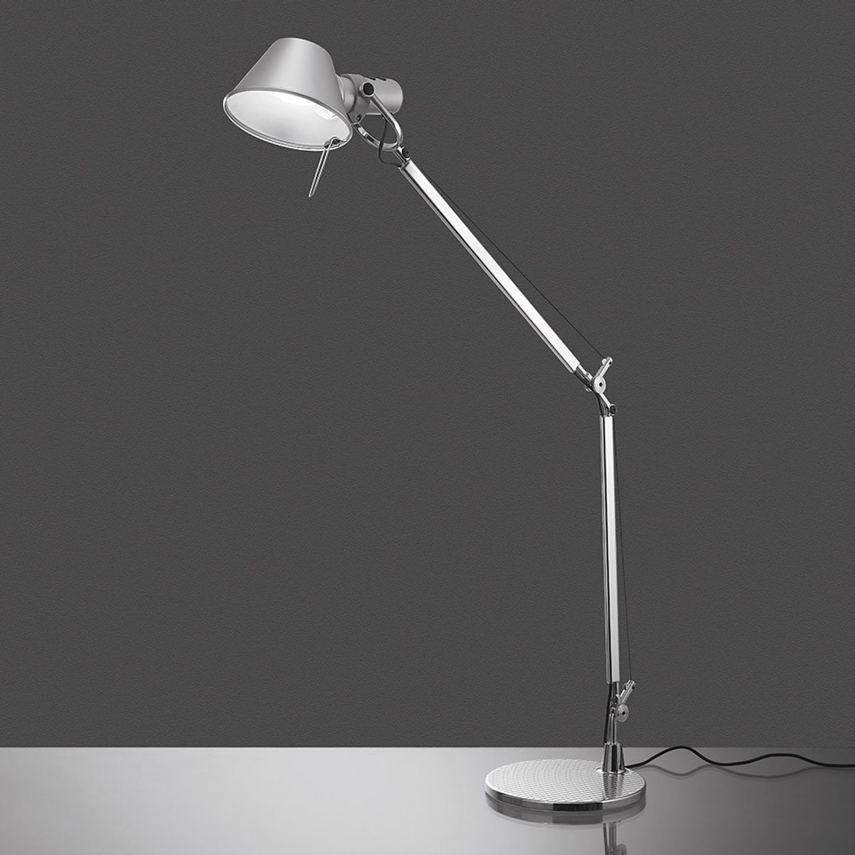 아르테미데(ARTEMIDE) 톨로메오 테이블램프