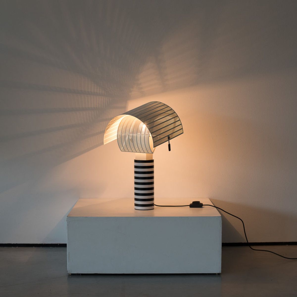 아르테미데(ARTEMIDE) 쇼군 테이블 램프