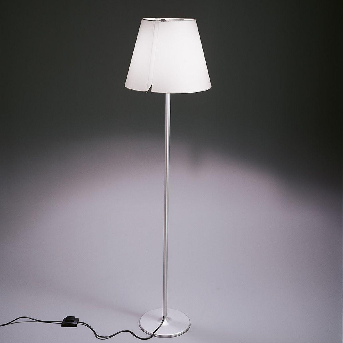 아르테미데(ARTEMIDE) 멜람포 플로어 램프