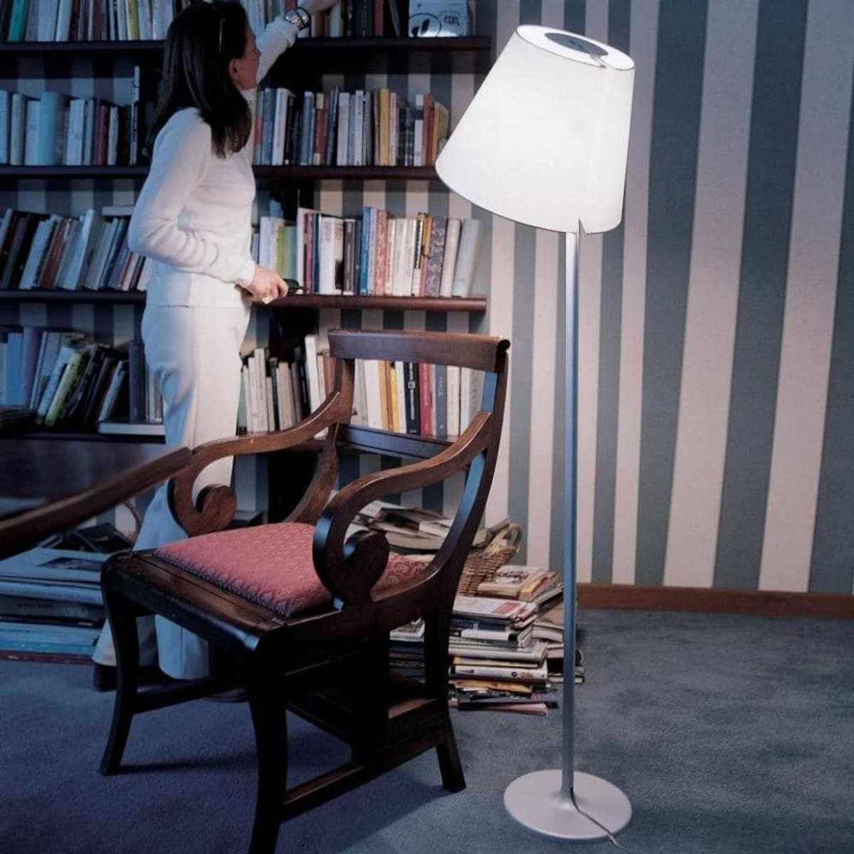 아르테미데(ARTEMIDE) 멜람포 플로어 램프