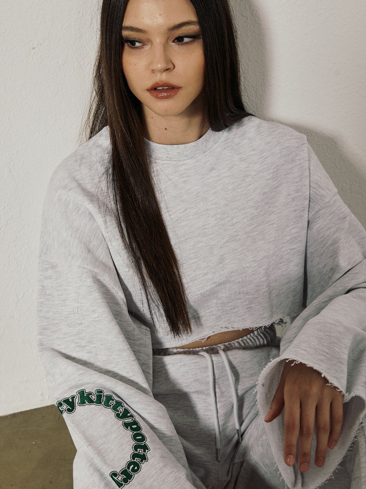 키티포터리(KITTY POTTERY) KITTY POTTERY BASIC CROP SWEAT SHIRTS [M/GREY]