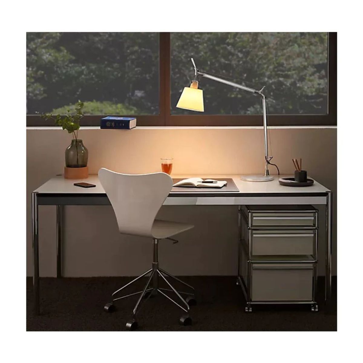 아르테미데(ARTEMIDE) 톨로메오 바스큘란테 테이블 램프
