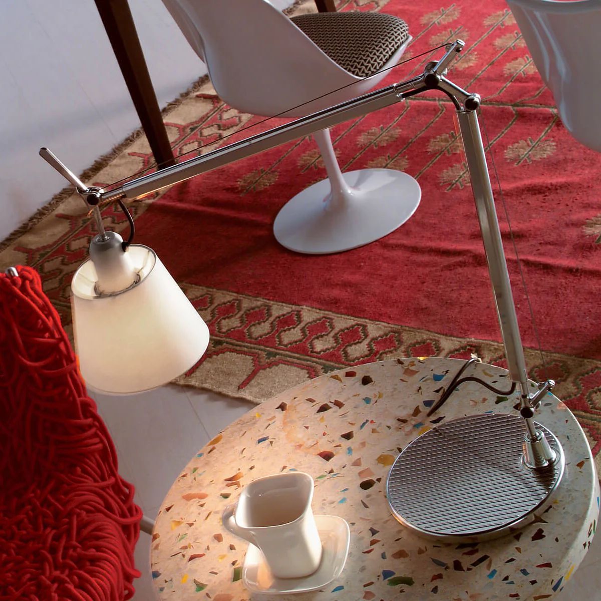 아르테미데(ARTEMIDE) 톨로메오 바스큘란테 테이블 램프