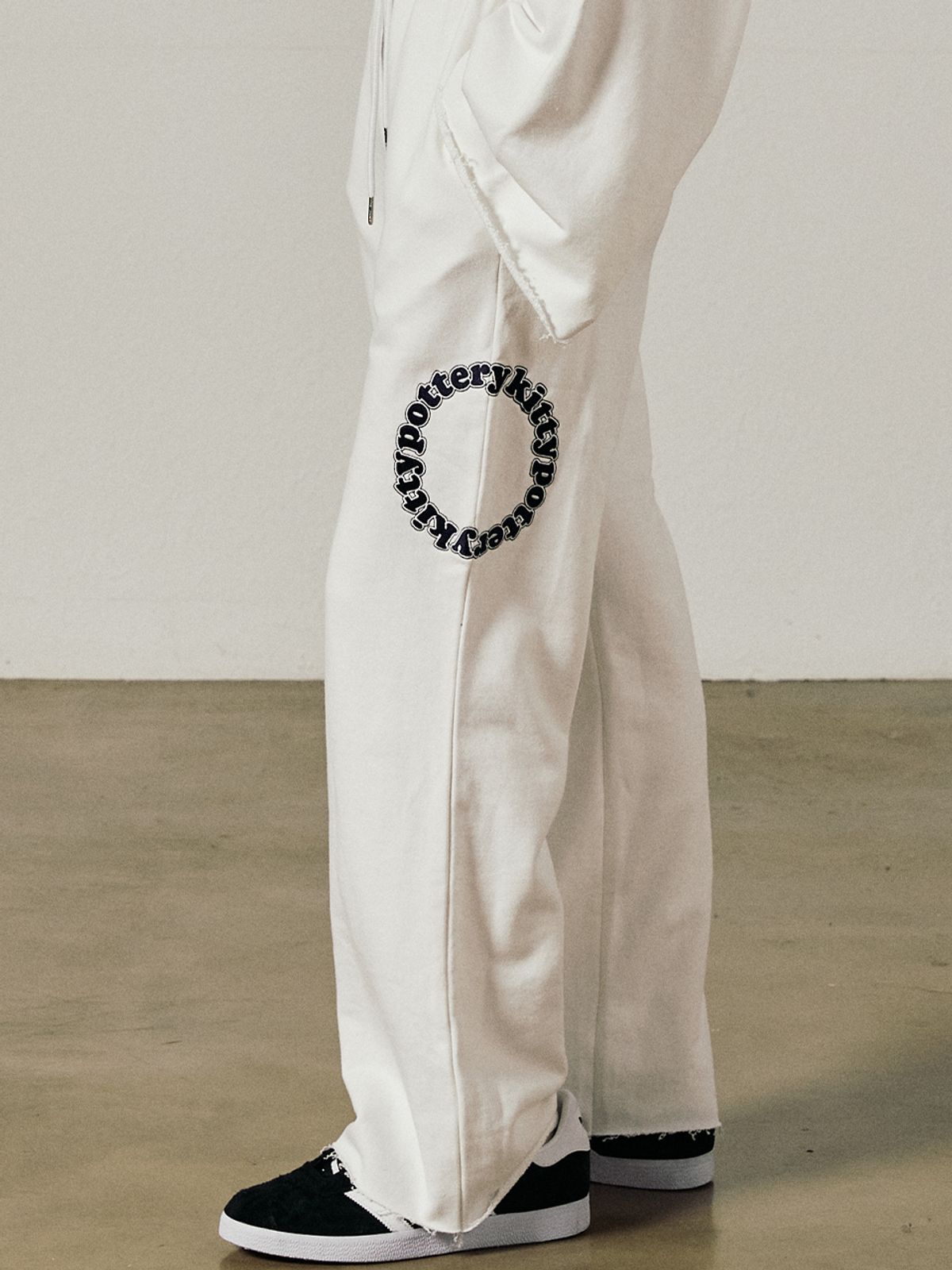 키티포터리(KITTY POTTERY) TRAINING PANTS [IVORY]