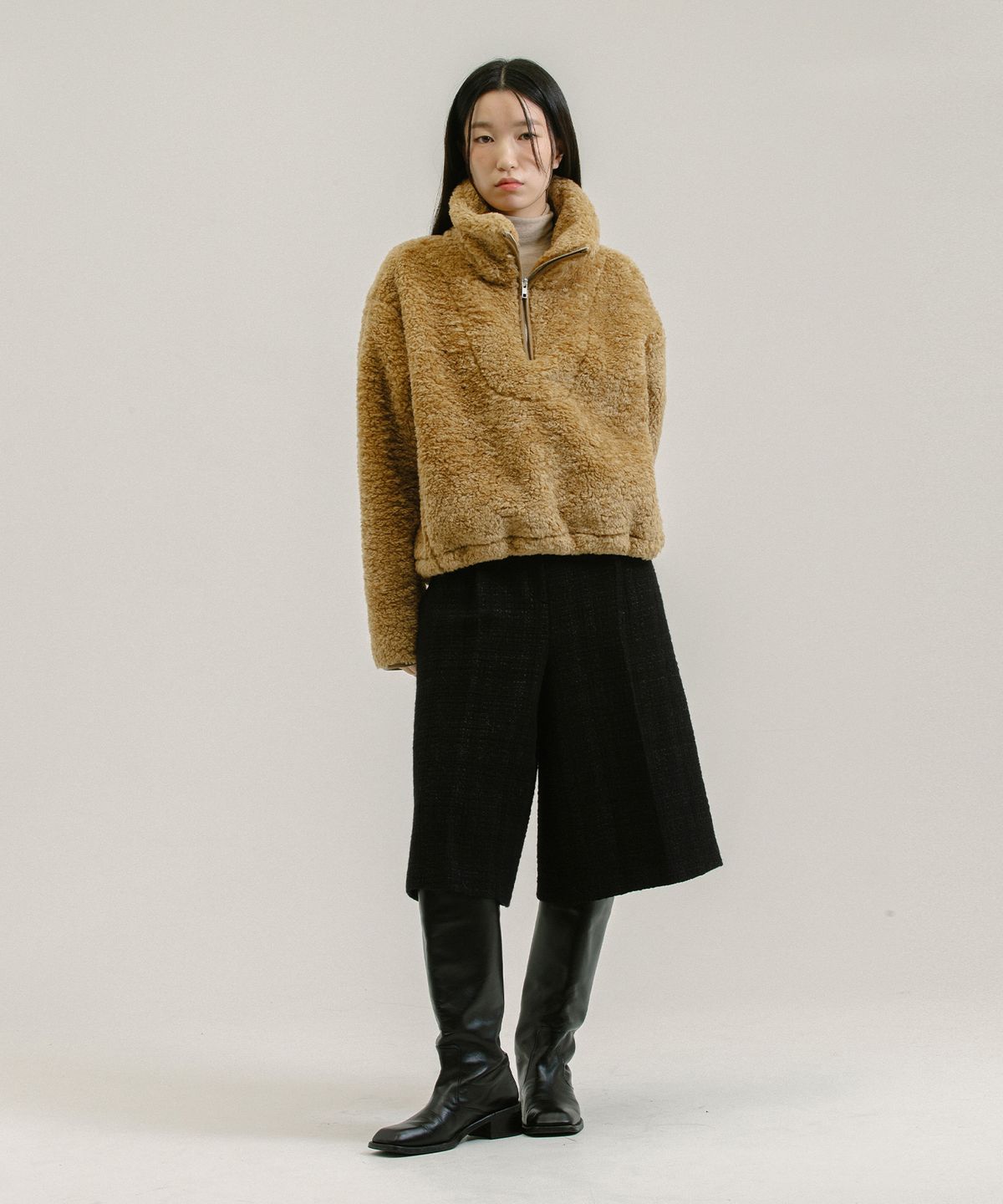 네벨에브리웨어(NEBELEVERYWEAR) Shearling Crop Zip Up_Camel