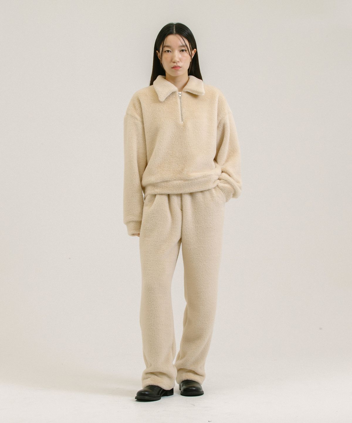 네벨에브리웨어(NEBELEVERYWEAR) Fur Banding Pants_Ivory