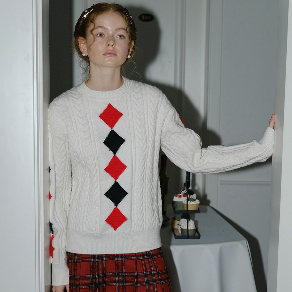 쎄무아듀(CEST MOIDEW) Cest_Rhombus cable sweater_WHITE